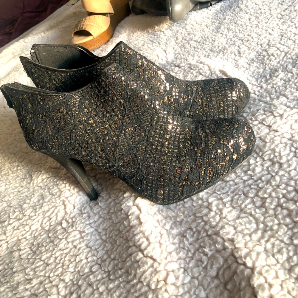 Black sparkle booties